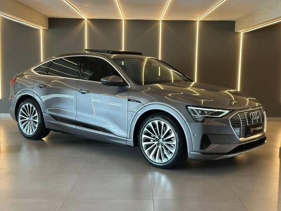 AUDI E-TRON ELÉTRICO SPORTBACK PERFORMANCE QUATTRO AUDI E-TRON ELÉTRICO SPORTBACK PERFORMANCE QUATTRO